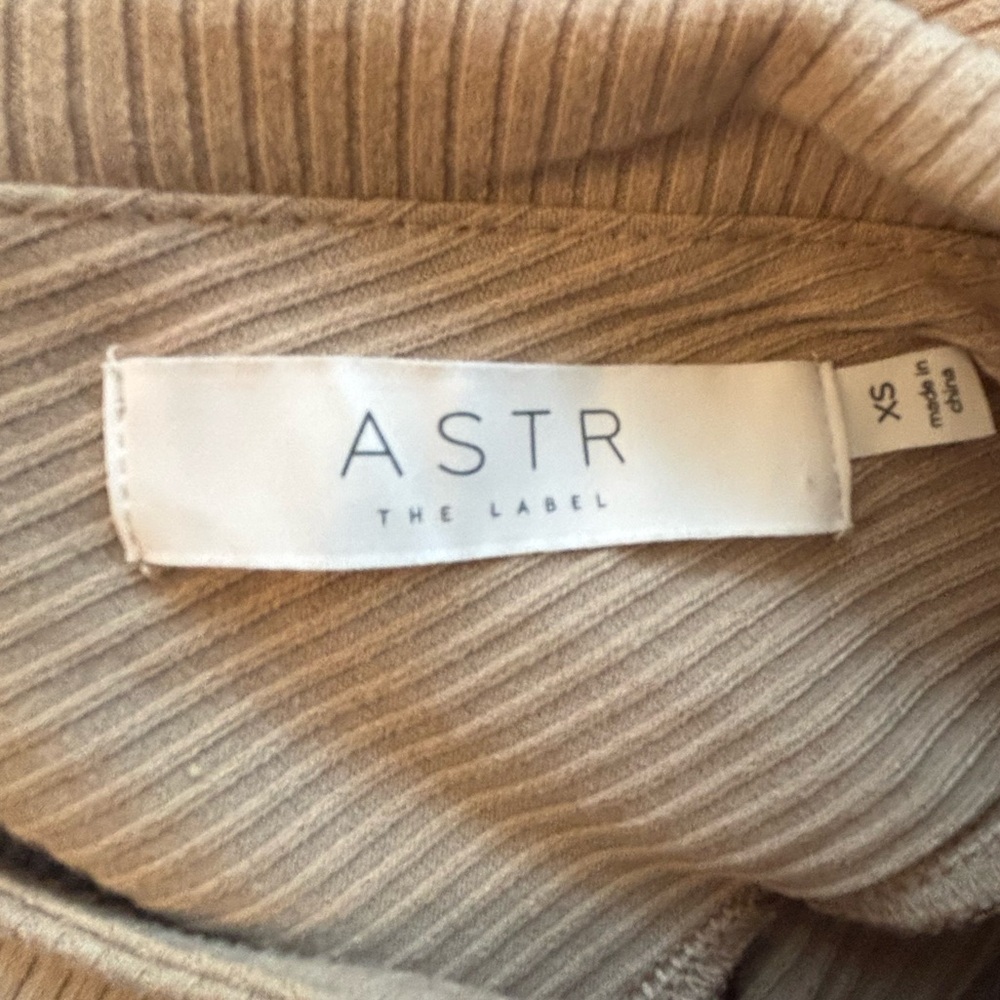 ASTR cross back long sleeve ribbed dress - Picture 7 of 7
